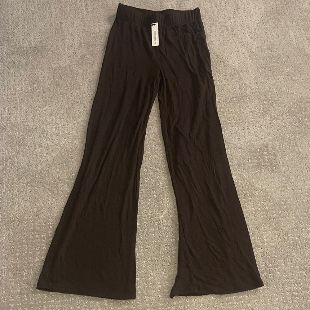 Olivaceous small NWT brown lightweight flare pant elastic stretchy pull on waist